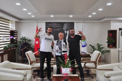 Fenerbahçeli Başkana Beşiktaş Atkısı