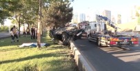 TRAFİK ÖNLEMİ - Hurdaya Dönen Otomobilde Sıkışan Sürücü Hayatını Kaybetti