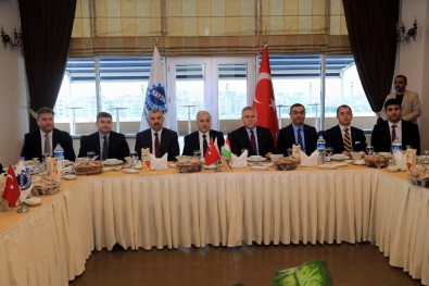 Macaristan Büyükelçisi İle KAYSO Üyeleri Yemekte Bir Araya Geldi