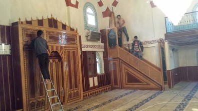 Niksar'da Camilerde Ramazan Ayı Temizliği