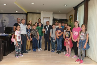 Yunan Öğrenciler Çiğli'de