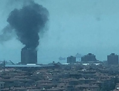 Ataköy'de şantiyede yangın