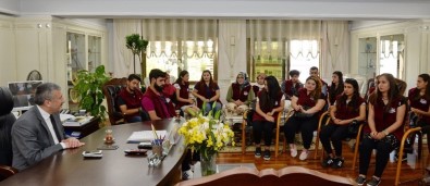 Emniyet Müdürü Çalışkan Diyarbakır'dan Gelen Öğrencileri Kabul Etti