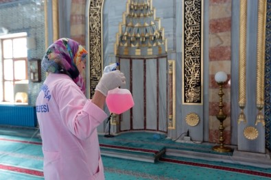 Gaziosmanpaşa Camileri Ramazan'a Hazırlanıyor