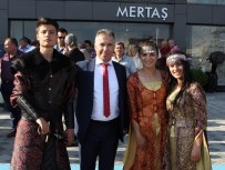 AHMET TÜRKÖZ - Körfezin En Büyük Seramik Mağazası Edremit'te Açıldı