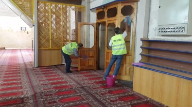 Silvan'daki Camilerde Ramazan Temizliği