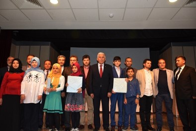 Tosya'da '40 Hadis 40 Şiir Okuma' Yarışması Yapıldı