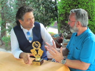 Vedat Murat Güzel, Yılın Komedi Oyuncusu Seçildi