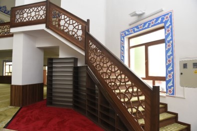 Akşemseddin Camii Yeni Yüzüyle İbadete Açıldı
