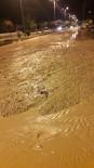 Başkent'te Taşan Derenin Suları Hayatı Felç Etti