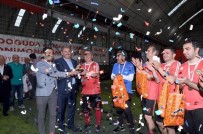 BASıN İLAN KURUMU - Halı Saha Turnuvasının Şampiyonu Şöhretler Takımı Oldu