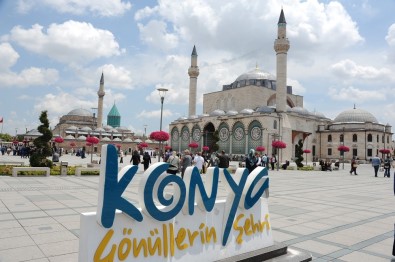 Konya'da Tarihi Sultan Selim Cami Yeniden İbadete Açıldı