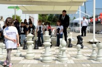 ŞAMPİYONLUK KUPASI - Minik Öğrenciler Satranç Turnuvasında Kapıştı