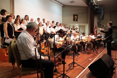 Türk Halk Müziği Korosu'ndan Sezon Sonu Konseri