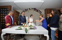 EVLİLİK CÜZDANI - Başkan Uysal, Meclis Üyesi Kotan'ın Nikahını Kıydı