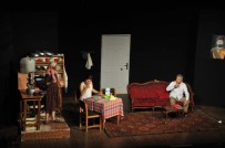 ŞEHİR TİYATROSU - Erdemli Belediyesi Şehir Tiyatrosu Giresun'da Sahneye Çıktı