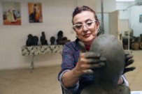 BABALAR GÜNÜ - Yenimahalleli Kadınlar Eşlerinin Heykellerini Yapıyor