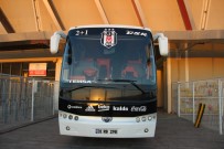 TAKIM OTOBÜSÜ - 3 Yıldızlı Takım Otobüsü Maç Sonunu Bekliyor
