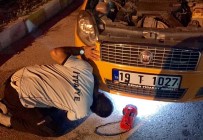 YAVRU KEDİ - Aracın Motor Kısmına Giren Kediyi İtfaiye Çıkardı