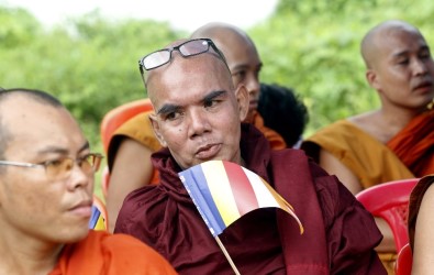 Budist Gruplar Yasağa Rağmen Mynmar'da Toplandı