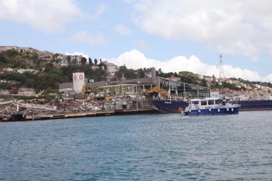 Galatasaray Adası'nda Yıkım Çalışmaları Yeniden Başladı