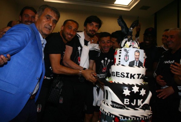 Gaziantep Havalimanı'nda pastalı kutlama