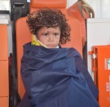 Adıyaman'da Otomobil Şarampole Yuvarlandı Açıklaması 5 Yaralı