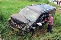 Minibüs Şarampole Uçtu Açıklaması 3 Yaralı