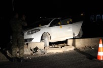 ZIRHLI ARAÇ - Şanlıurfa'da Otomobile Silahlı Saldırı Açıklaması 2 Ölü