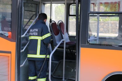 Yolcu Otobüsünde Yangın Açıklaması 5 Yaralı