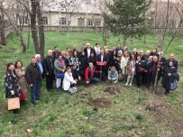 ERZURUM LISESI - Erzurum Lisesi'nin 81 Yılı Mezunlarından, Okul Bahçesine 100 Hatıra Fidan