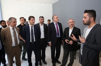 Mardin'de 'Gençlik Merkezi' Açıldı