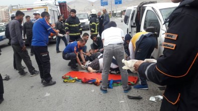 Niğde'de Trafik Kazası Açıklaması 3 Yaralı
