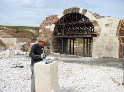 Tarihi Septimius Severus Köprüsü'nde Restorasyon Devam Ediyor
