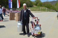 SÜT ÜRETİCİSİ - TİKA'dan Priştineli Süt Üreticilerine Destek