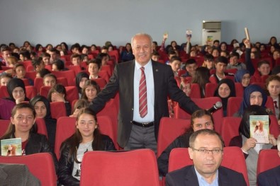 Tokat'ta Lise Öğrencilerine Konferans Verildi