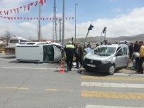 Van'da Trafik Kazası; 2 Yaralı