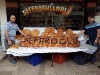 RAMAZAN PIDESI - 2.5 Metrelik Dev Pide Görenleri Şaşırttı