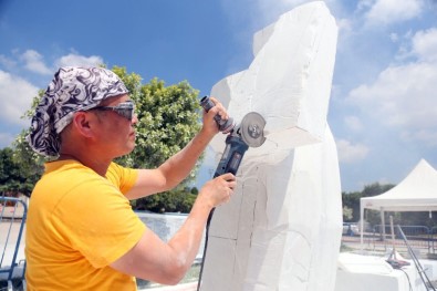Çinli heykeltıraştan '15 Temmuz' heykeli
