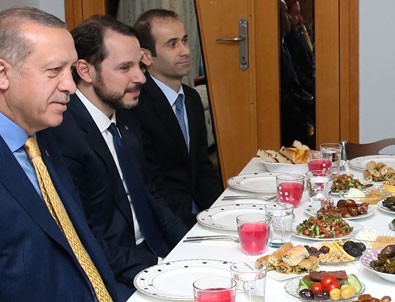 Cumhurbaşkanı Erdoğan iftarı şehit ailesiyle yaptı