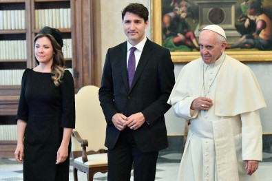 Justin Trudeau, Papa'yı Kanada'ya Davet Etti
