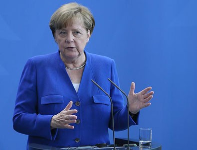 Merkel'den bir İncirlik açıklaması daha: Tartışmaya açık değil