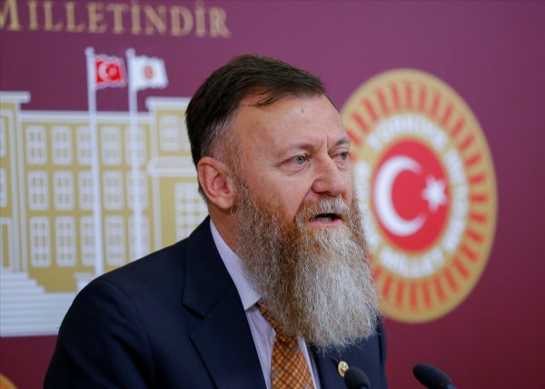 CHP'li vekilden gezicilere övgü