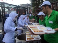 BEYKOZ BELEDİYESİ - Binlerce Vatandaş, Beykoz Meydanındaki Gönül Sofrasında Oruçlarını Açtı