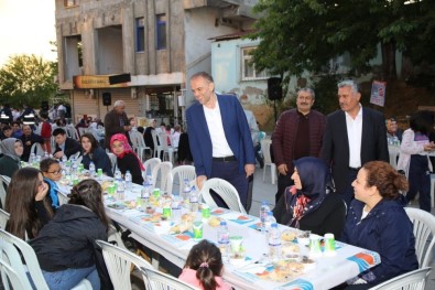 Çekmeköy'de Geleneksel Sokak İftarları Başladı