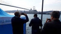 KIYI EMNİYETİ - Dev Gemi, İstanbul Boğazı'ndan Geçti