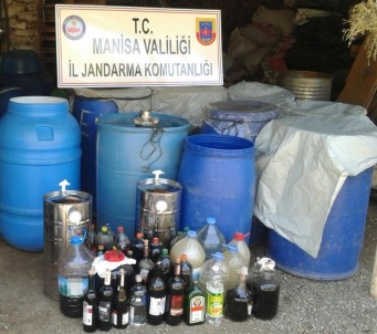 Manisa'da 10 Bin Litre Kaçak İçki Ele Geçirildi