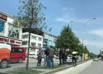 YENİ BOSNA - Sakarya'da Trafik Kazası Açıklaması 1 Yaralı
