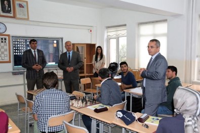 Tosya'da Satranç Antrenörlük Kursu Açıldı