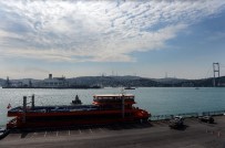 KIYI EMNİYETİ - Türk Akımı İçin Gelen Dev Gemi, İstanbul Boğazı'nda